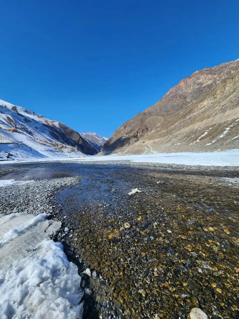Хафт Кул в Таджикистане: озеро Соя среди скал Фанских гор